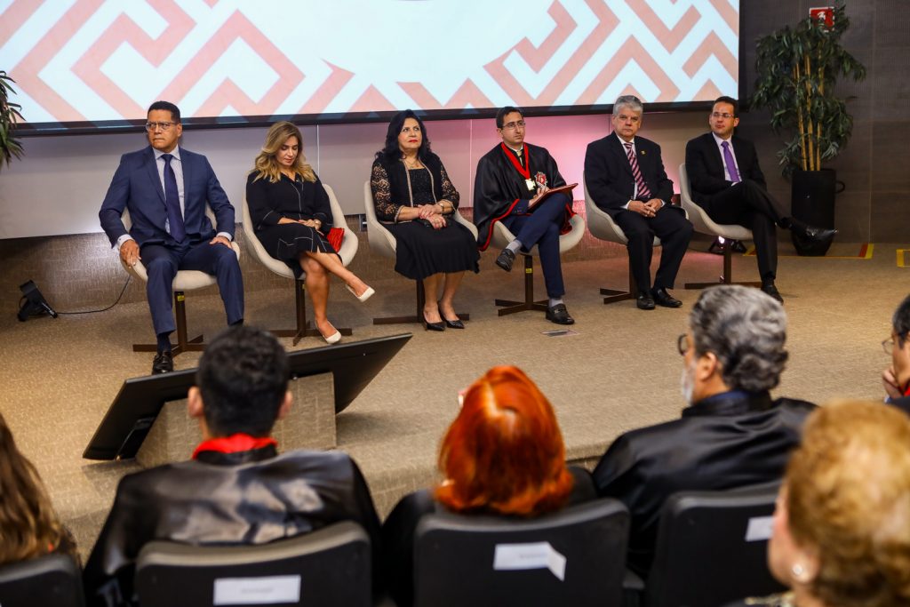 Posse Na Academia Cearense De Dierito (3)