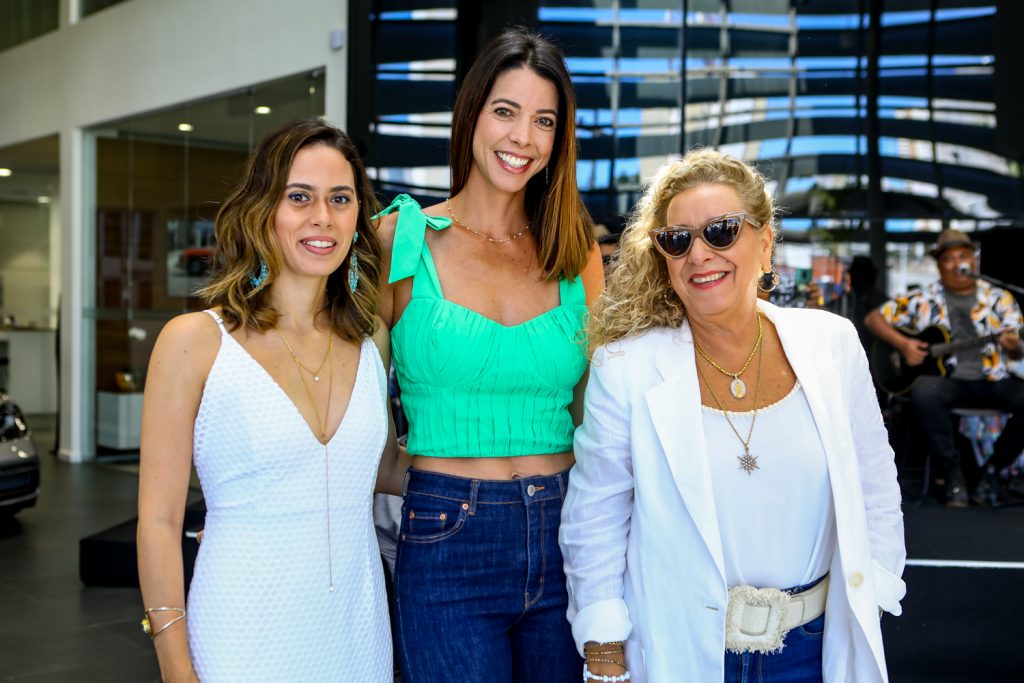 Rafaela E Roberta Carvalho, Bricia Teixeira