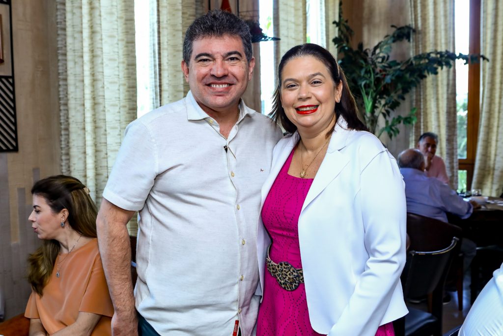 Renato Aguiar E Flavia Chaves