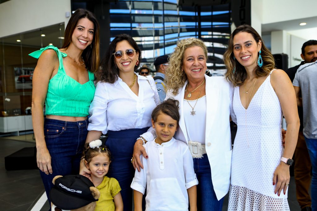 Roberta E Maria Luiza Carvalho, Maira Teixeira, Lucca Carvalho, Bricia Teixeira E Rafaela Carvalho