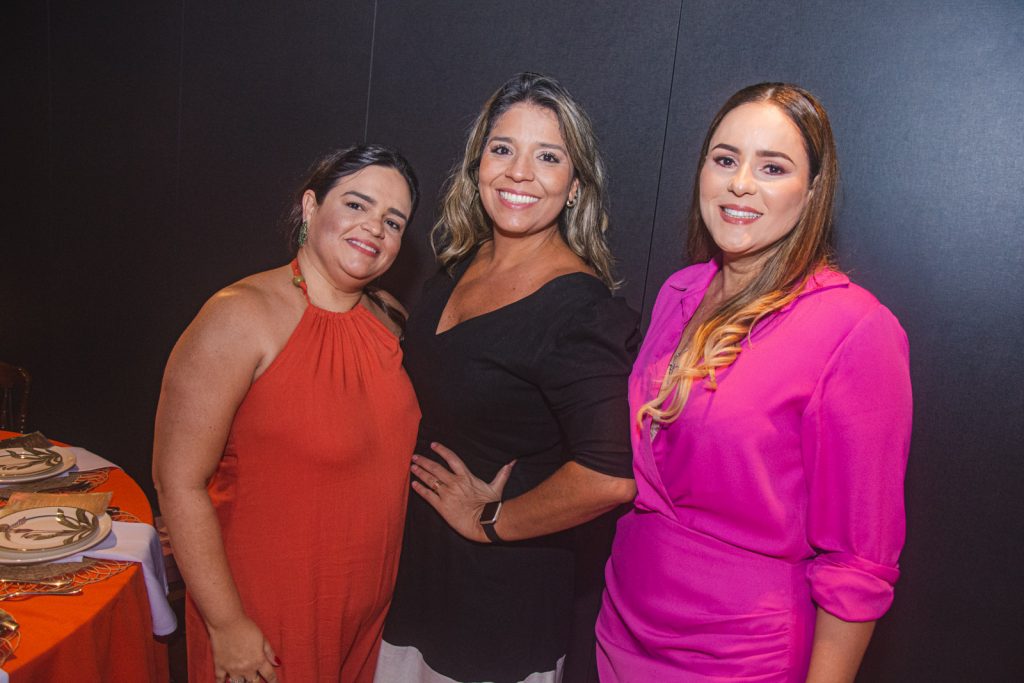 Roberta Gentil, Dani Moraes E Evelyne Moraes