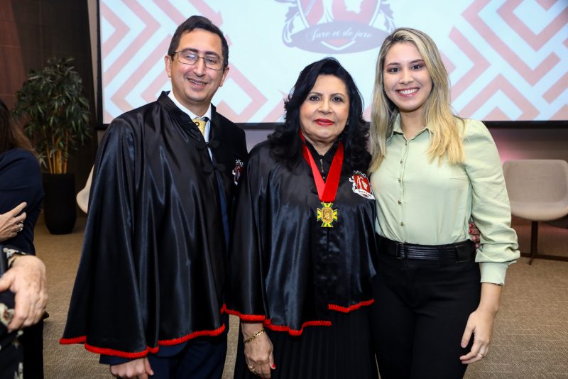 solenidade - Presidente do TJCE, Nailde Pinheiro toma posse como acadêmica efetiva da Academia Cearense de Direito
