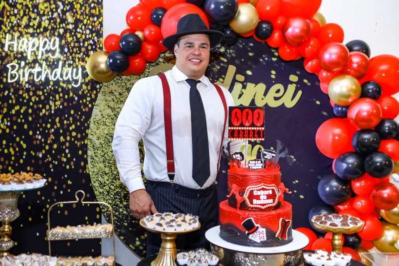 Quatro décadas - Rudnei Sabino comemora seus 40 anos em clima de descontração no Full Time Buffet
