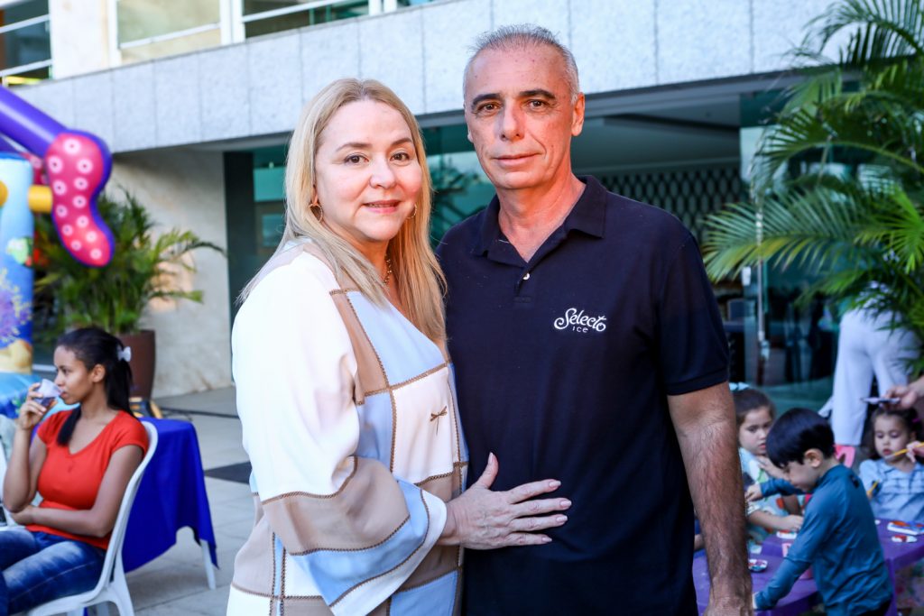 Sandra Fujita E Rogerio Torres