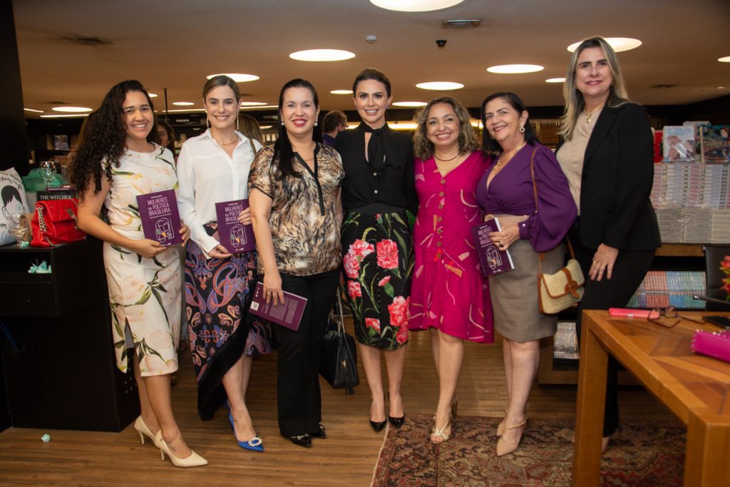 Thainara Nazaro, Vladia Feitosa, Christiane Leitão, Katarina Brazil, Daniele Pimentel E Eva Aguiar