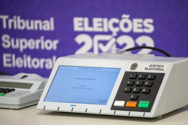Simulador virtual do TSE ajuda eleitor a treinar voto na urna; saiba como funciona