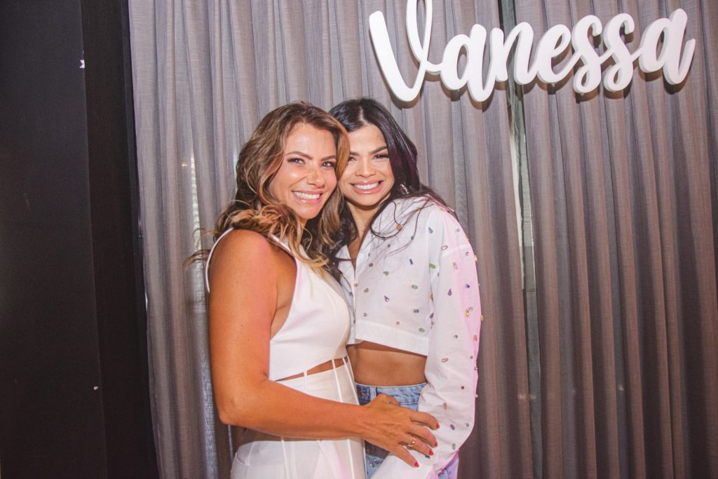 Vanessa Queiros E Isabele Temoteo