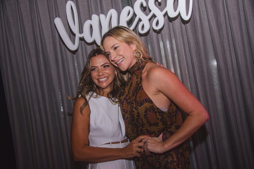Vanessa Queiros E Martinha Freire