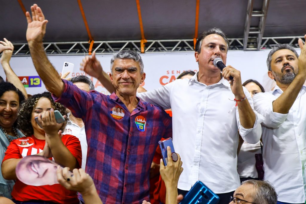 
				Veveu Arruda e Camilo Santana
				