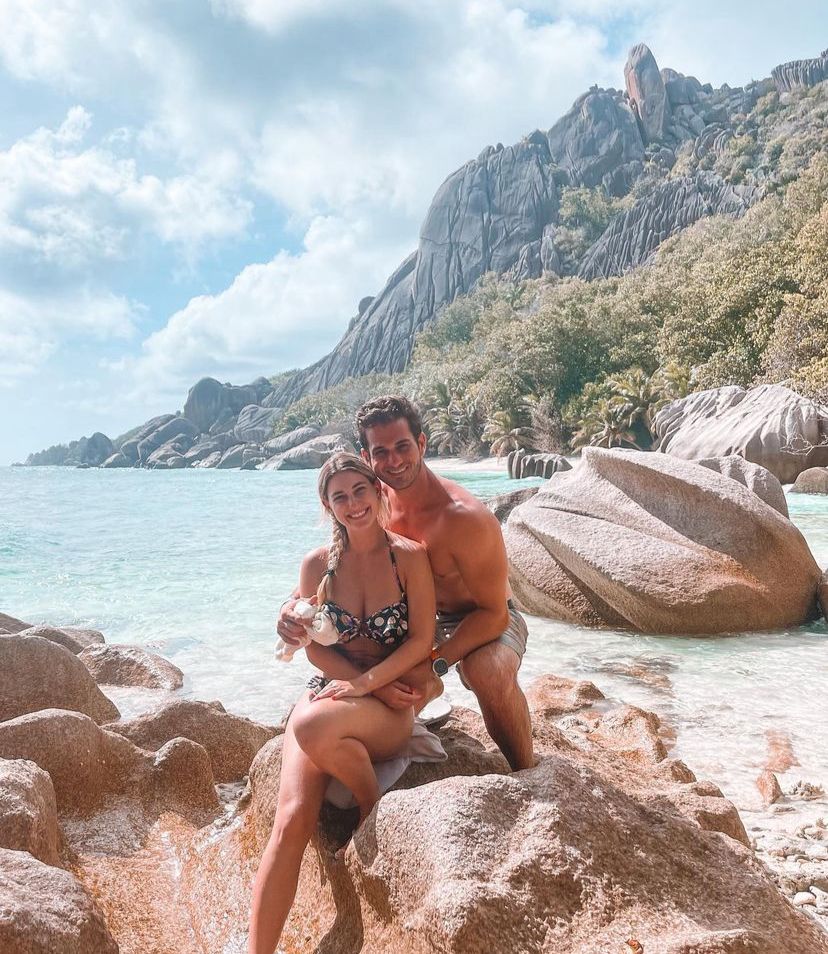 Bruna e Ravi Macêdo curtem temporada de honeymoom em Seychelles