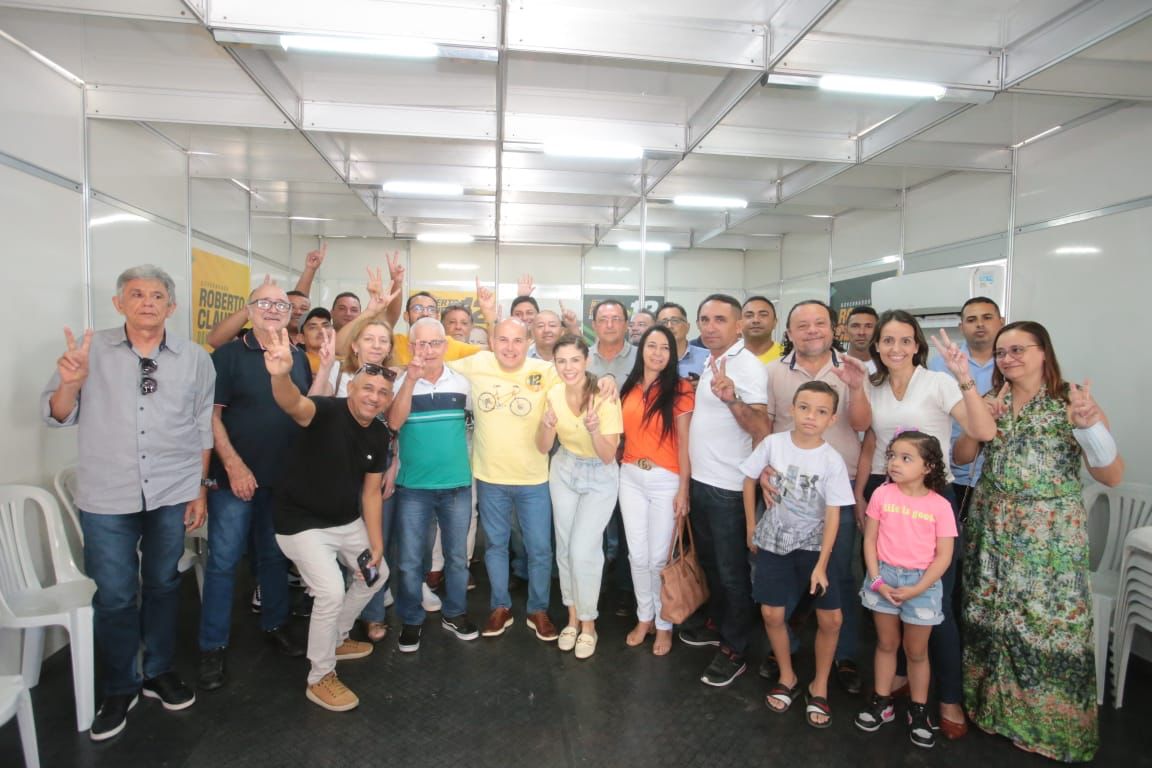 Roberto Cláudio recebe lideranças políticas de Jaguaruana