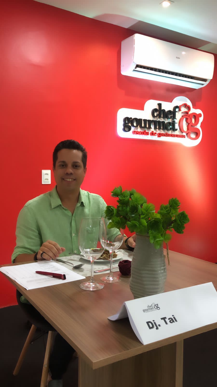 DJ Tai é jurado na Escola de Gastronomia Chef Gourmet Fortaleza