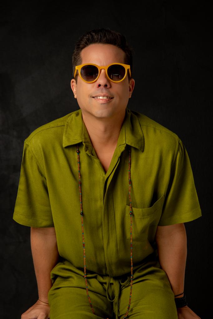 DJ Tai é convidado para o show da banda Maneva