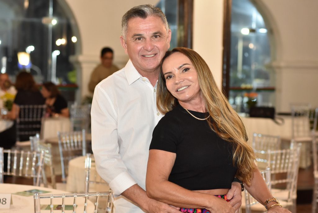 
				Afranio Pio de Souza e Mary Olivar Souza
				