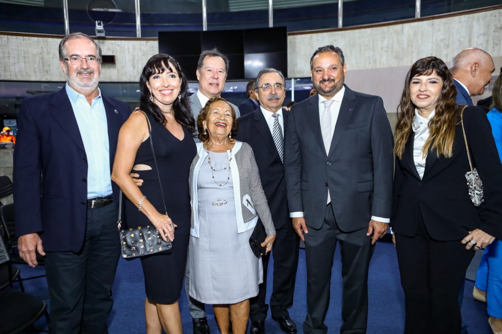 Antonio Brito, Claudia Araruna, Margarida Barbosa, Carlos Fujita, Roberto Sergio, Patriolino Dias E Paula Frota