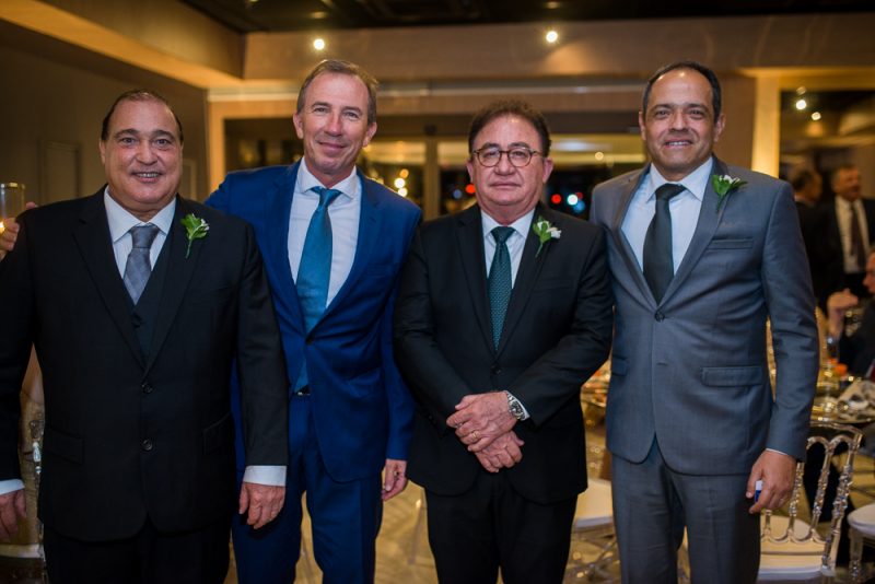 Chuva de arroz - Talyne Ximenes e Ítalo Bastos trocam alianças e celebram união no Hotel Gran Marquise