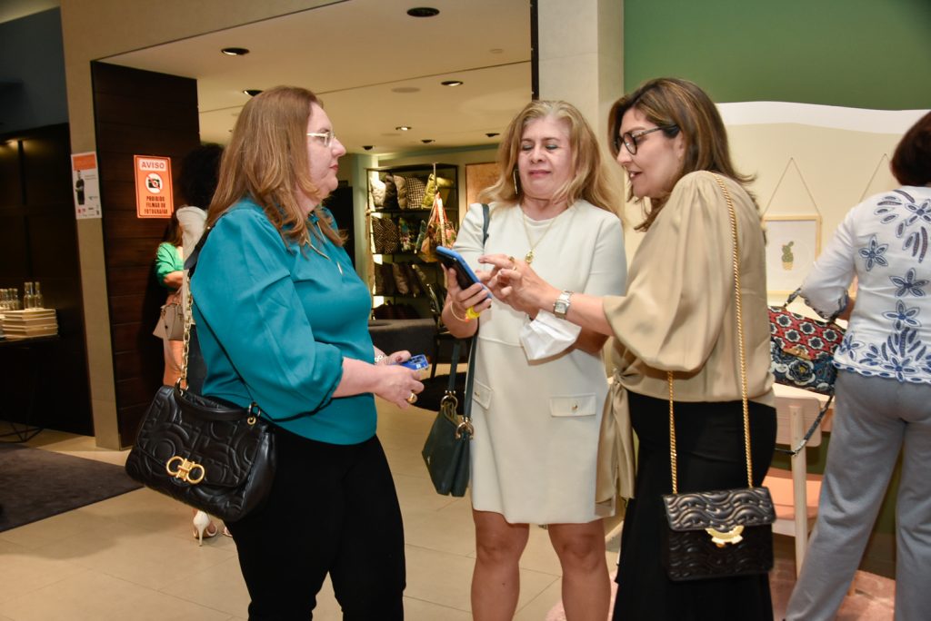 Anya Pessoa Freire, Telma Aguiar E Danielle Valente Lopes (1)