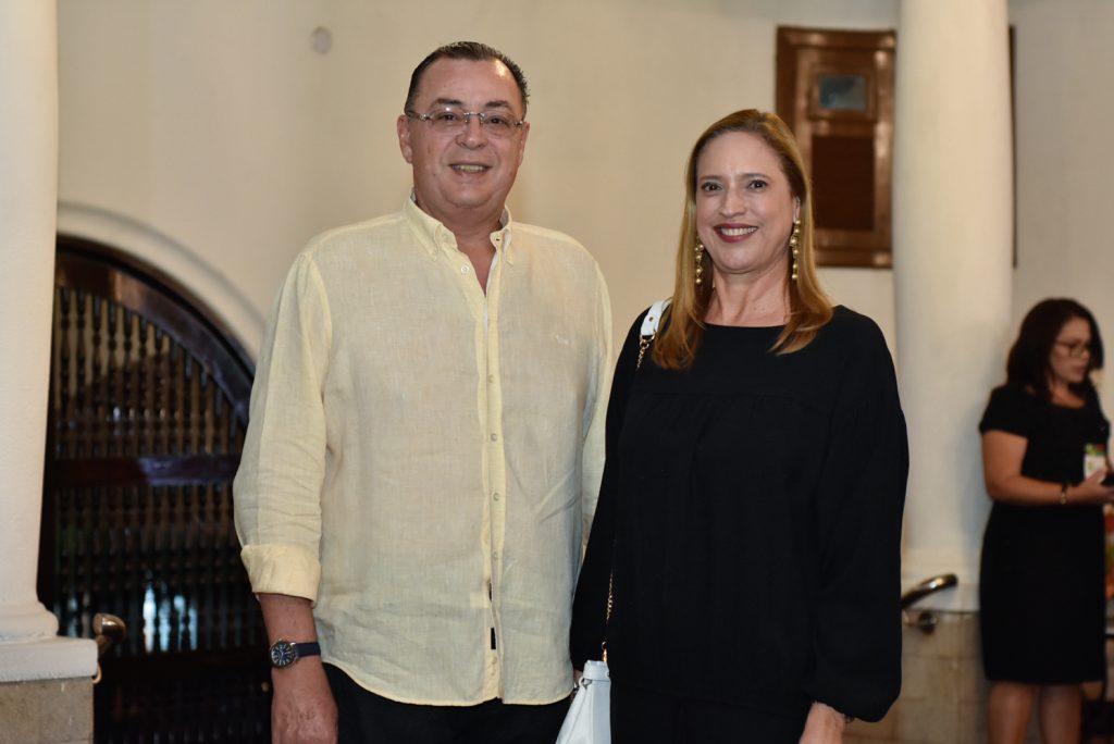 
				Aristenio e Ana Claudia Canamary 
				