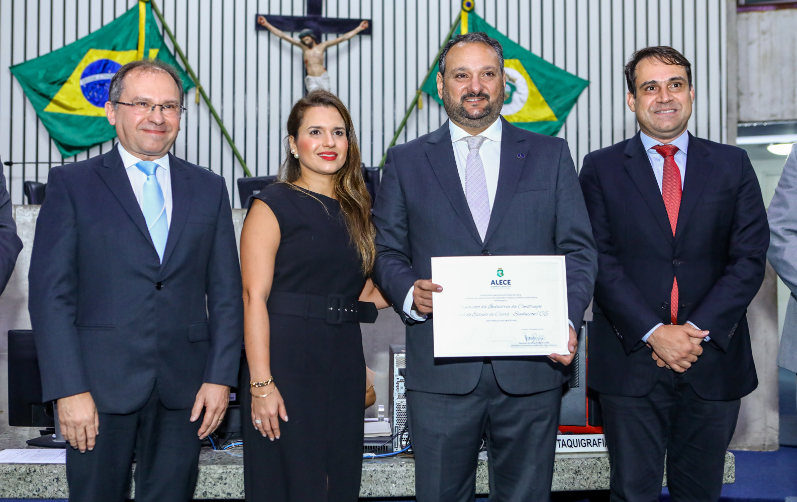 Patriolino Dias recebe homenagem em celebração aos 80 anos do Sinduscon-CE