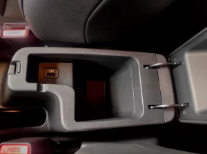 Console Central Nissan Kicks 2023 Aberto