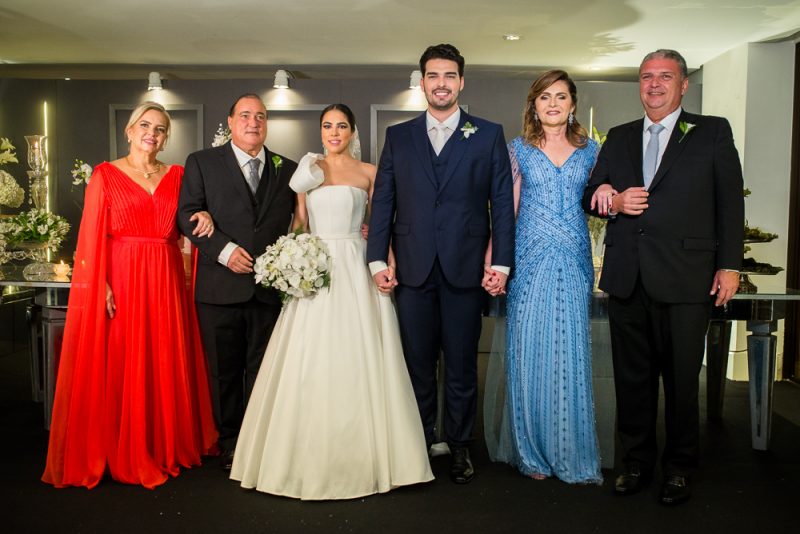 Chuva de arroz - Talyne Ximenes e Ítalo Bastos trocam alianças e celebram união no Hotel Gran Marquise