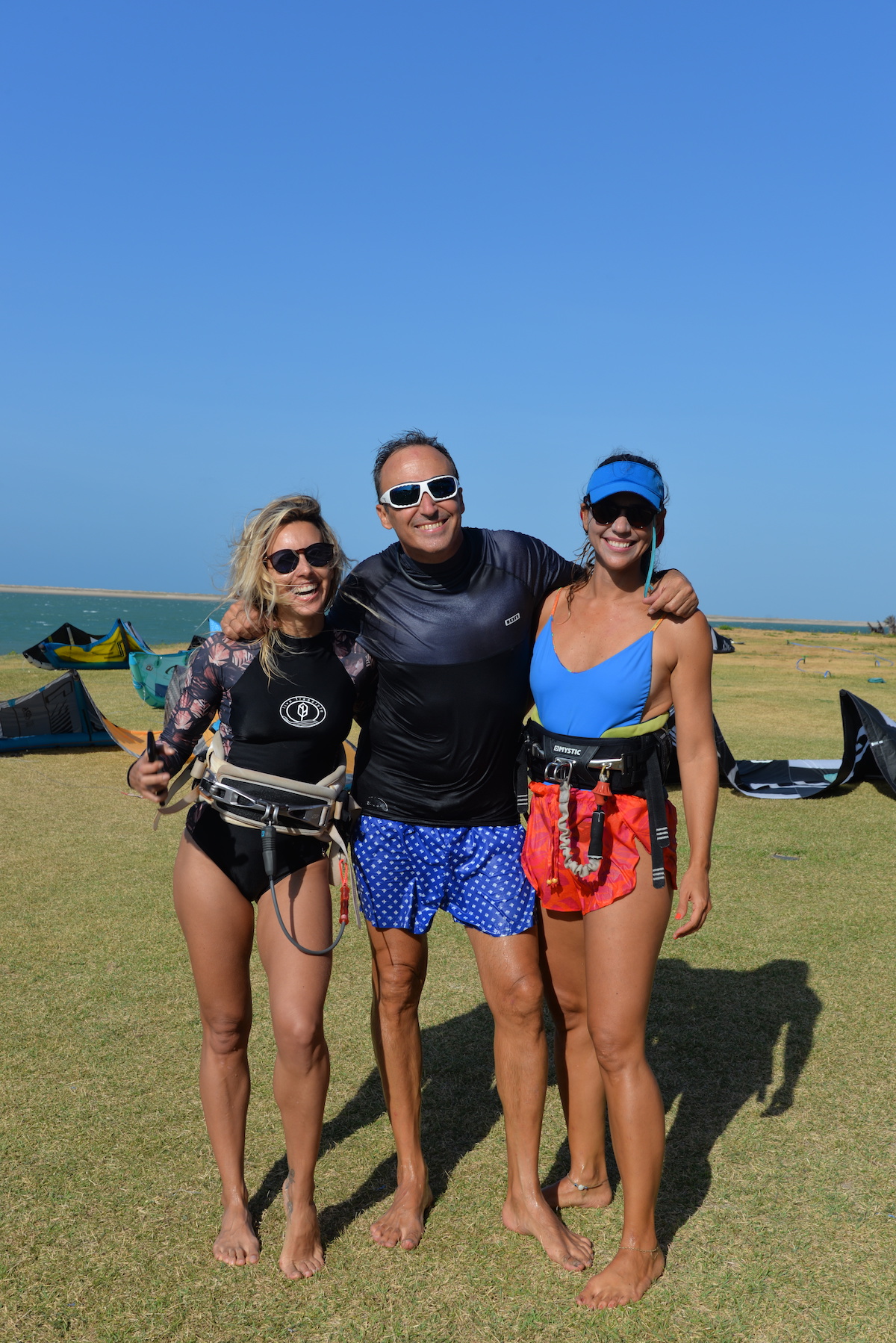 Jornalista da Band, Cris Dias, aterrissa no Ceará para gravação sobre talentos do kitesurfe
