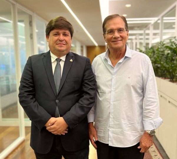 George Lima assume cadeira na Alece e depois fala de política com Beto Studart