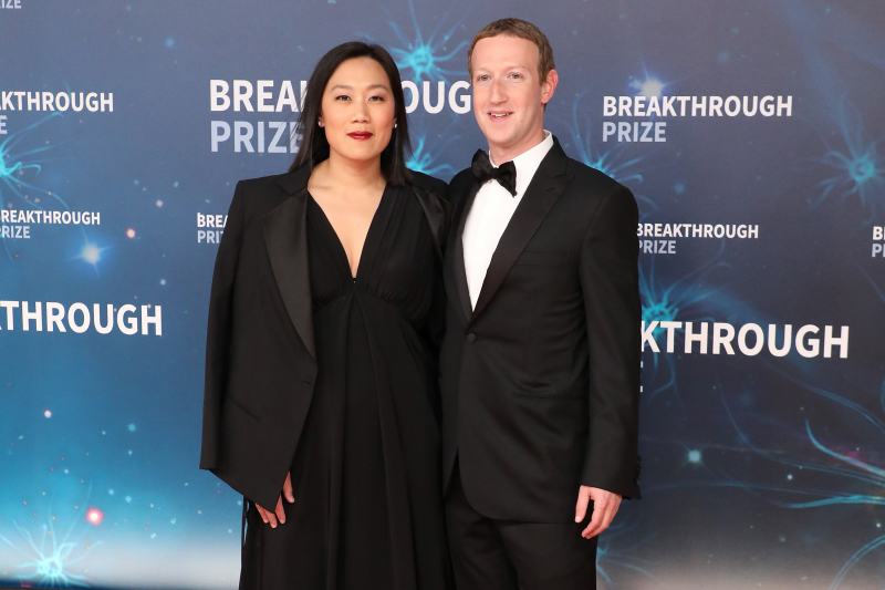 Mark Zuckerberg e Priscilla Chan aguardam a chegada de sua terceira herdeira