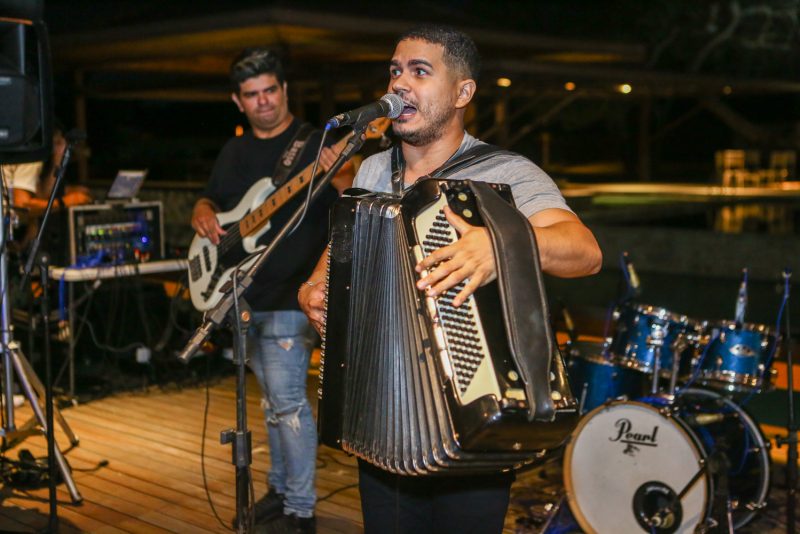 Celebration - Thiago Fujiwara completa 40 anos e celebra a nova idade ao lado de amigos especiais