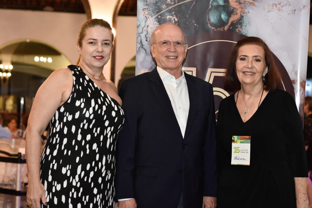 
				Ines Cavalcante, Paulo Rossas Mota e Helena Cavalcante 
				