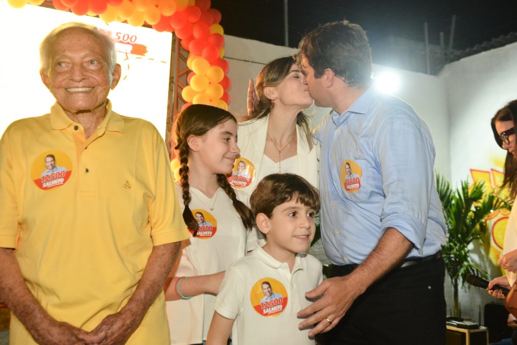 
				João Salmito, Julia, Jamilie, Salmito Filho E Salmito Neto 
				