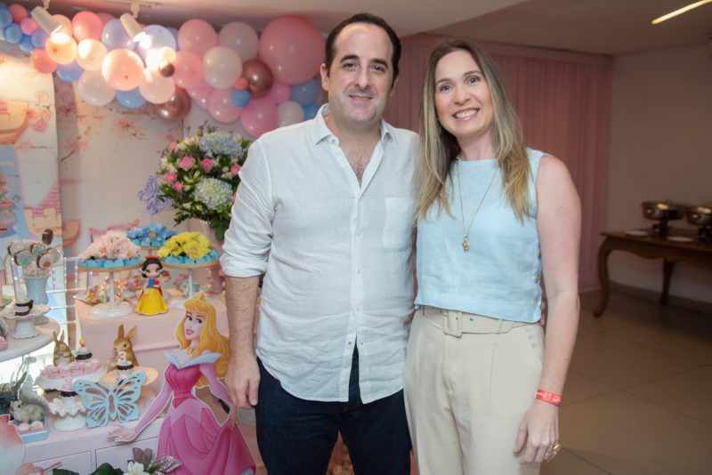 Rá-Tim-Bum - Camile Quintão e Rodrigo Carneiro celebram os 3 aninhos de Celine no Plus Buffet