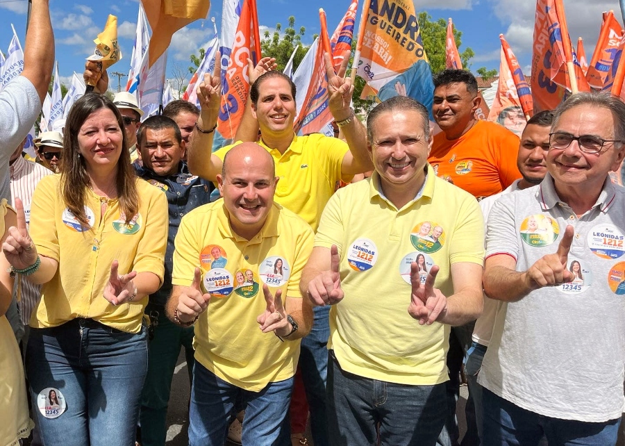 Roberto Cláudio e Domingos Filho empolgam eleitores pelas ruas de Sobral