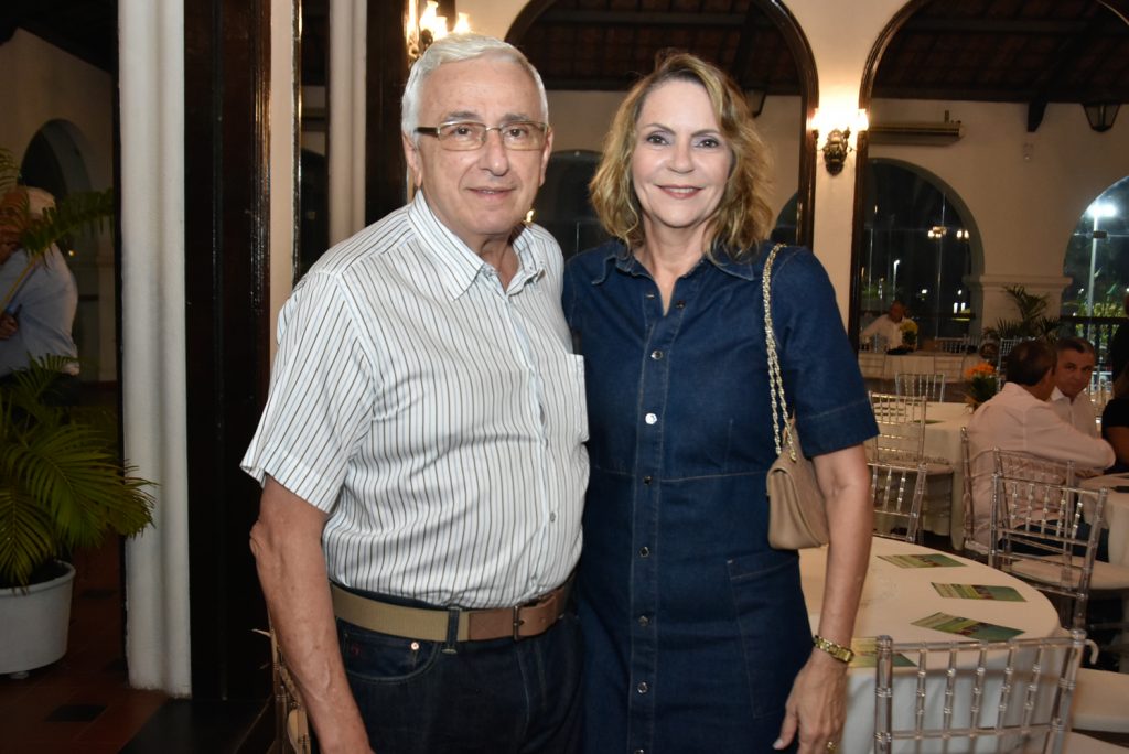 
				Magela e Veronica Frota 
				