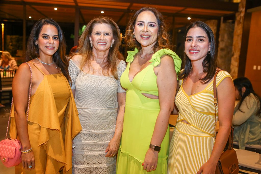 Manoela Tenorio,rossana Moises E Tatiana Fujiuara E Natalia Bitencurt