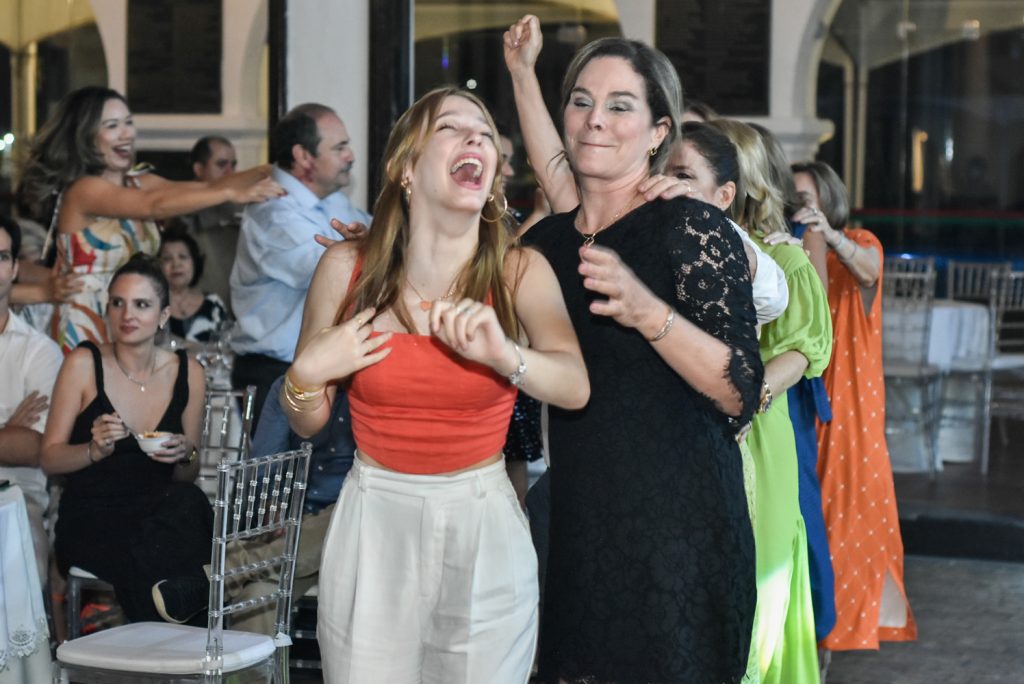 
				Maria Antonia Porto e Jacqueline Mota 
				