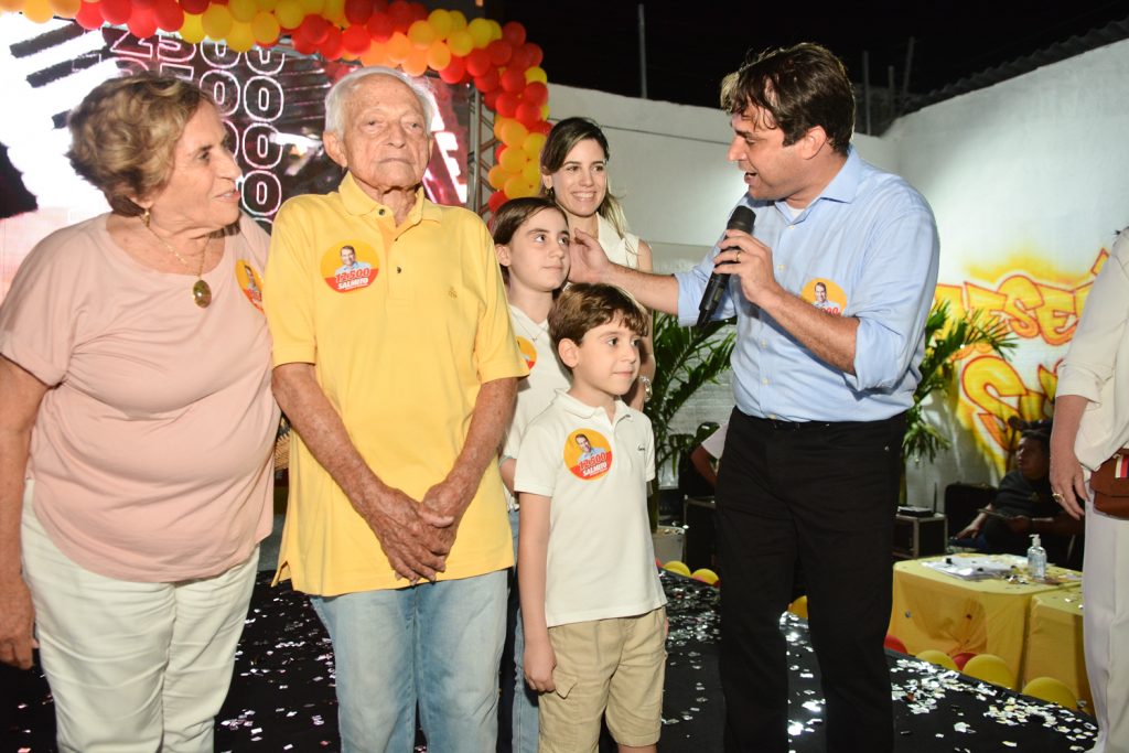 
				Maria José, João Salmito, Julia, Jamilie, Salmito Filho e Salmito Neto 
				