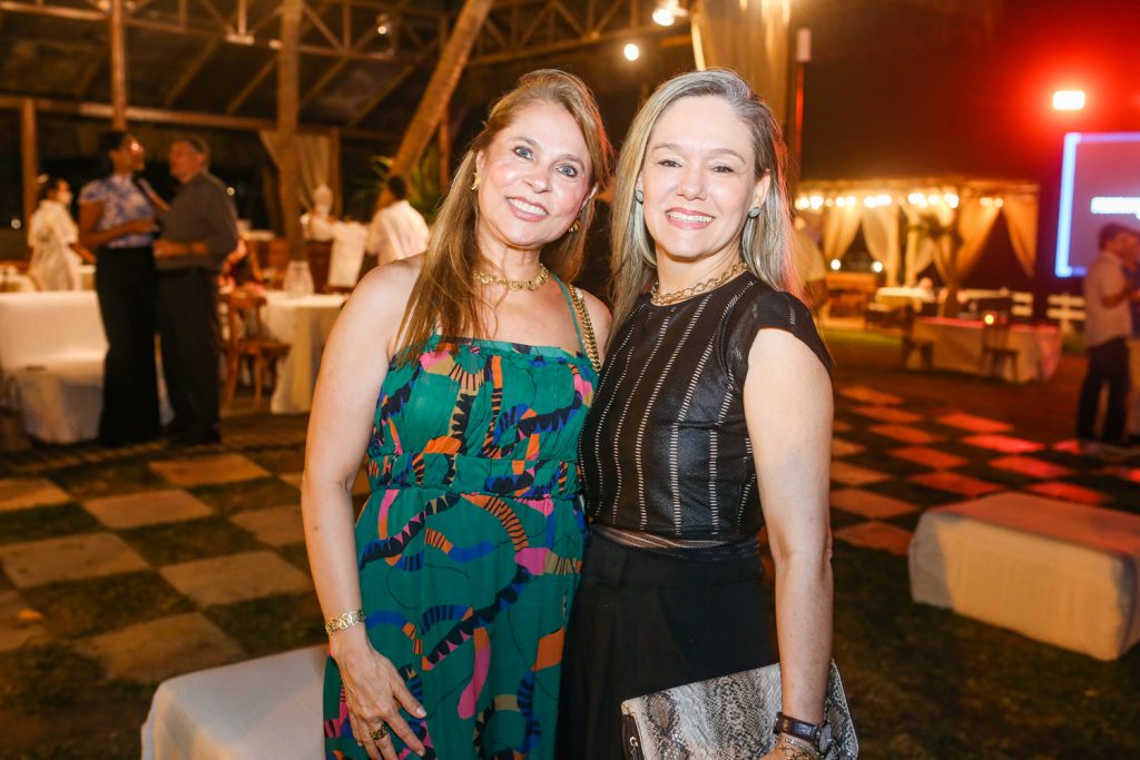
				Morgana Linhares E Erika Lima
				