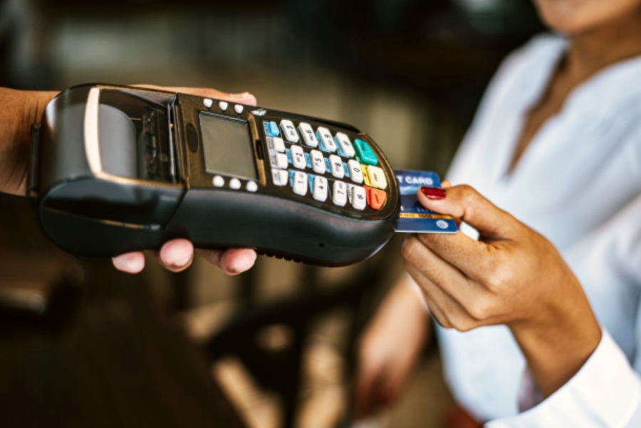 BC limita cobrança de taxas referente ao uso de cartões de débito ou pré-pagos