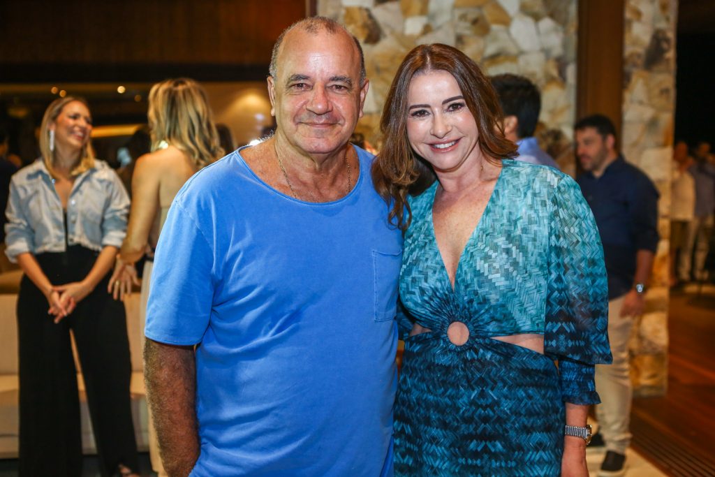 Paulo Fiuza E Claudia Moreira