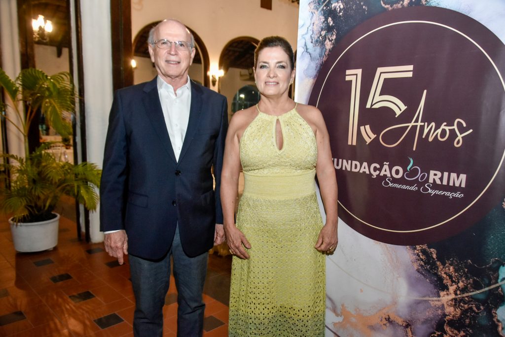 
				Paulo Rossas Mota e Regina Garcia 
				