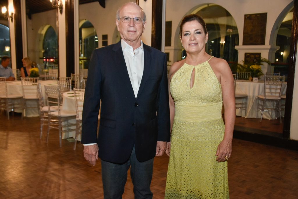 
				Paulo Rossas Mota e Regina Garcia 
				
