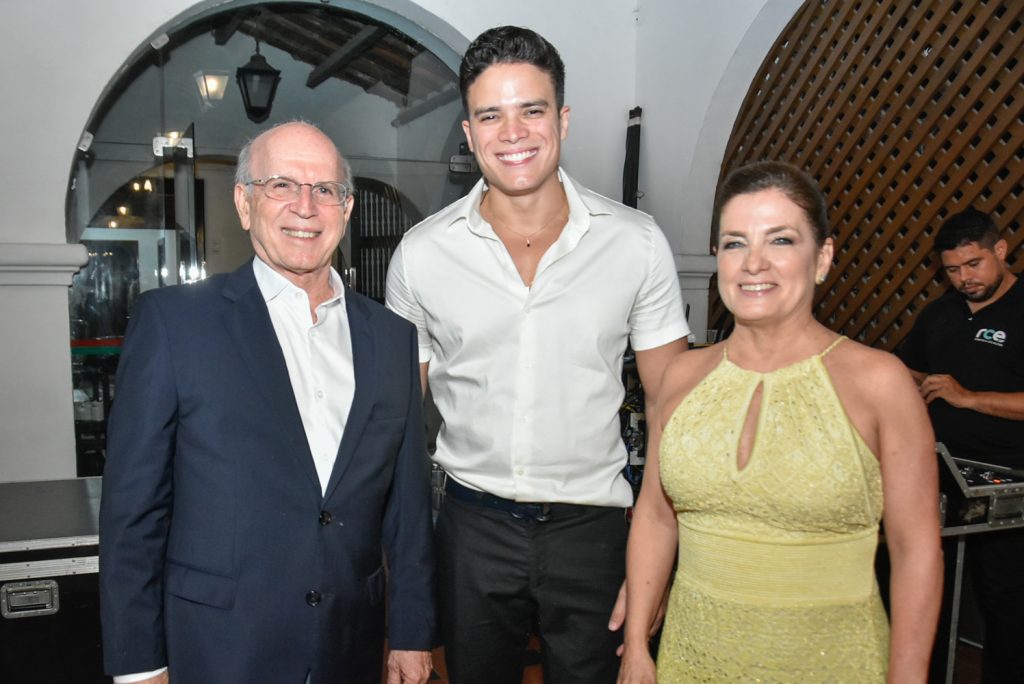 
				Paulo Rossas Mota, Marcos Lessa e Regina Garcia 
				