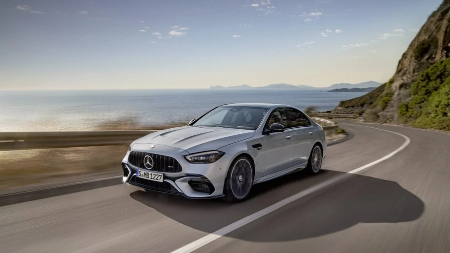 Sedan esportivo, Novo C63 AMG chega com tecnologia de Fórmula 1