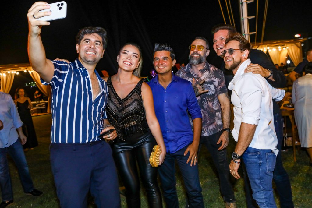 
				Programa In Connection Band 
				