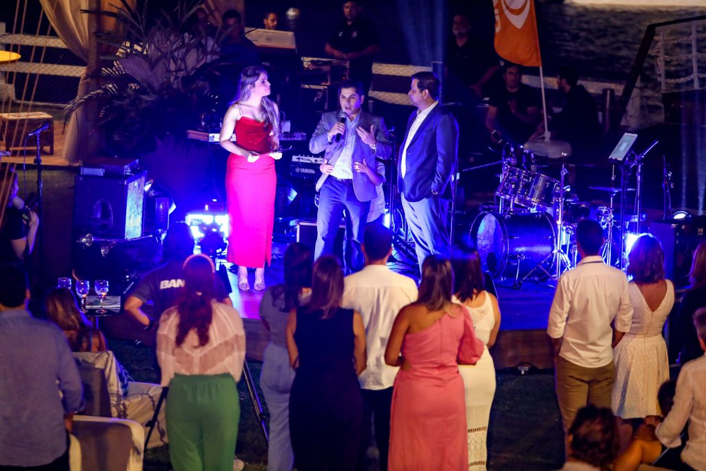
				Programa In Connection Band 
				