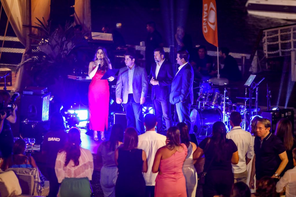 
				Programa In Connection Band 
				