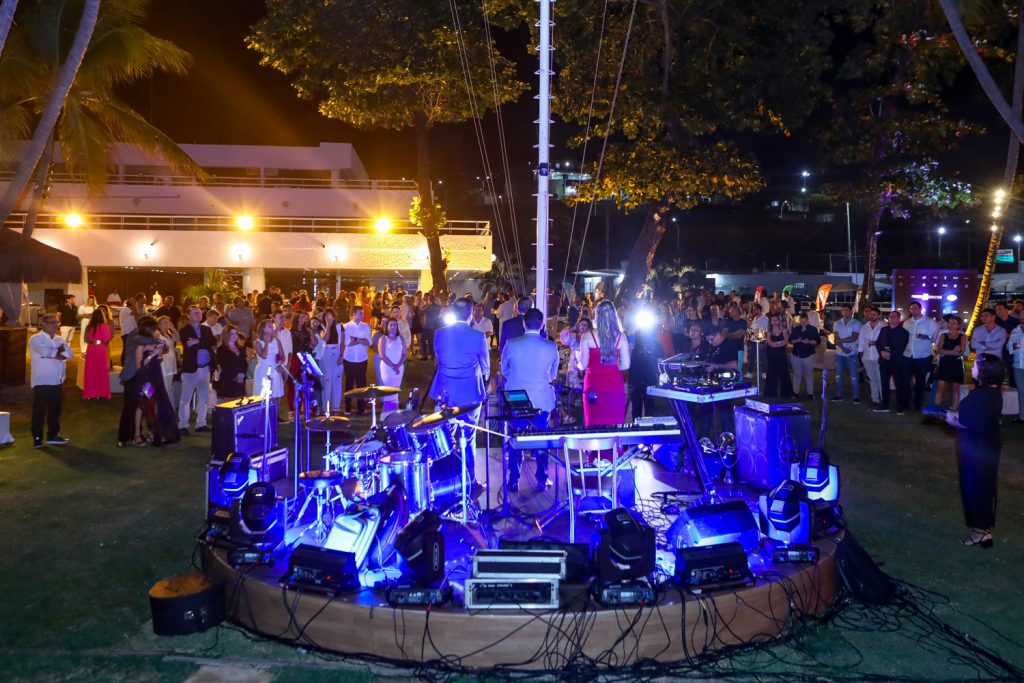 
				Programa In Connection Band 
				