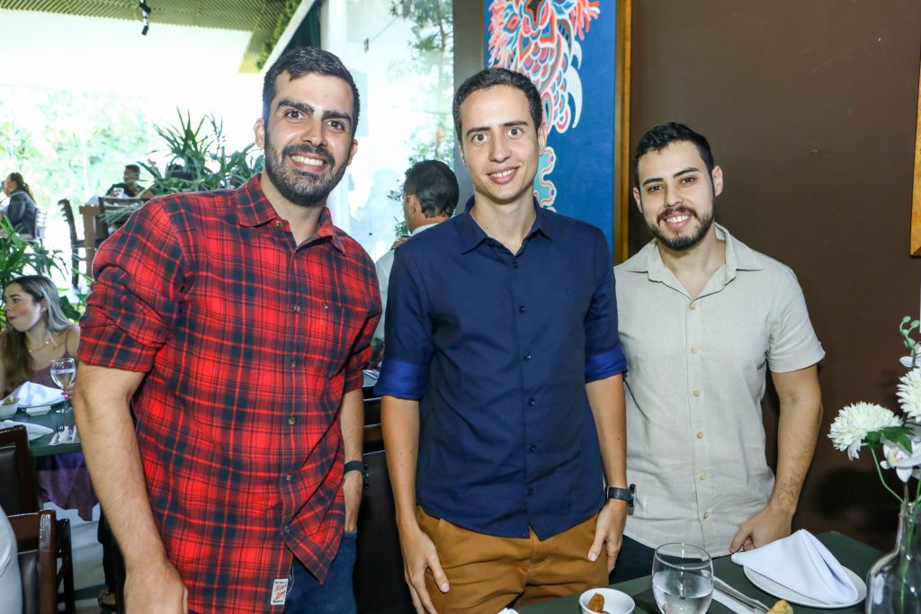 Rafael Santos, Ravi Lima E Victor Sipiao