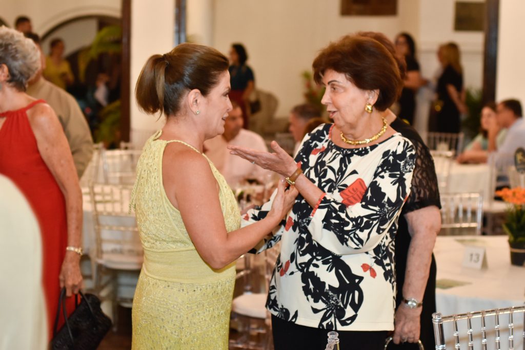 
				Regina Garcia e Salete Jereissati
				